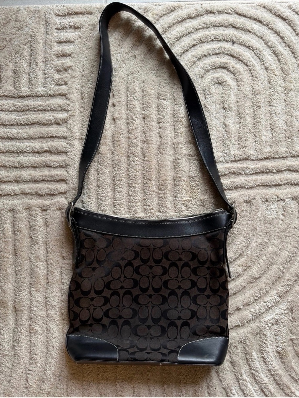 Coach Signature bucket hobo crossbody bag